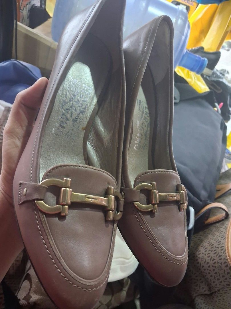 Salvatore ferragamo (Category: Sneakers & Footwear) located in Koronadal. Submitted by glads08089 (Listing ID 1465764358, Image 3). Description: Salvatore ferragamo size 6.5 kasya 37 to 38.