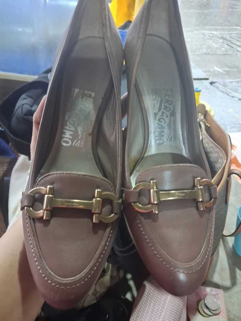 Salvatore ferragamo (Category: Sneakers & Footwear) located in Koronadal. Submitted by glads08089 (Listing ID 1465764358, Image 1). Description: Salvatore ferragamo size 6.5 kasya 37 to 38.