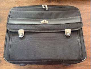 (Kategori: ) berada di . Dikirim oleh preloved_hadi (ID iklan 1465809470, Gambar 1). Deskripsi: .