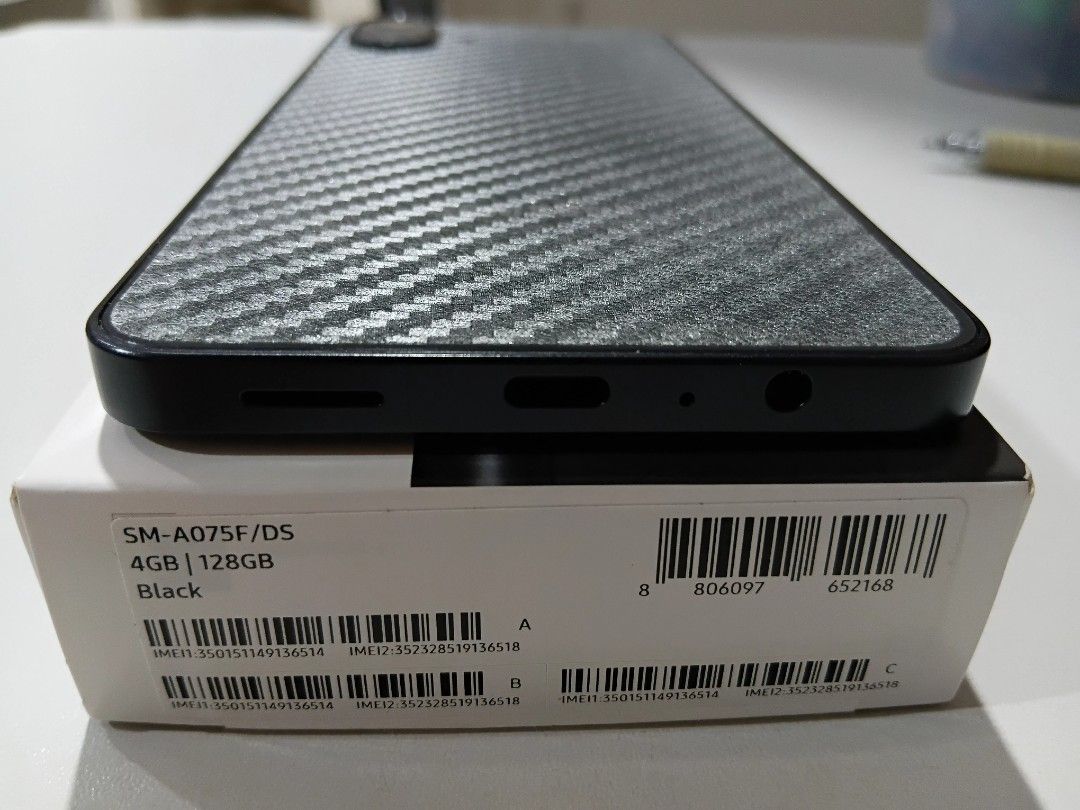 Samsung A07 LTE 128GB (Category: Samsung) located in Rizal. Submitted by nshnclcrz (Listing ID 1465944267, Image 3). Description: Samsung Galaxy A07 LTE (128GB) Black 📌 PRICE: ₱6,299 QUICK SPECS & CONDITION: * Storage / RAM: 128GB / 4GB * Specs: Helio G99 | 5000mAh Battery | 6.7" Display * Condition: 100% Smooth, No Issue, Under Warranty * Extras: May Carbon Sticker Back Protection at Installed Tempered Glass / Screen Protector na COMPLETE INCLU