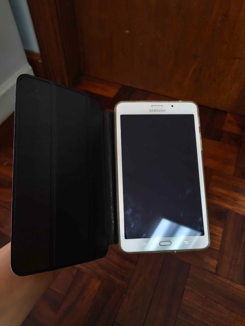 Samsung Galaxy Tab A 7.0 (Category: Samsung) located in Quezon City. Submitted by luisykeh (Listing ID 1465831152, Image 1). Description: Samsung Galaxy Tab A 7.0-inch tablet. A fully functional media device great for reading, YouTube, or kids. Shows standard minor wear from daily handling but has zero hardware or performance issues. Condition: Used Inclusions: Tablet + Case + Free Original Ugreen Cable Payment: GCash or Cash Delivery: Pickup or 