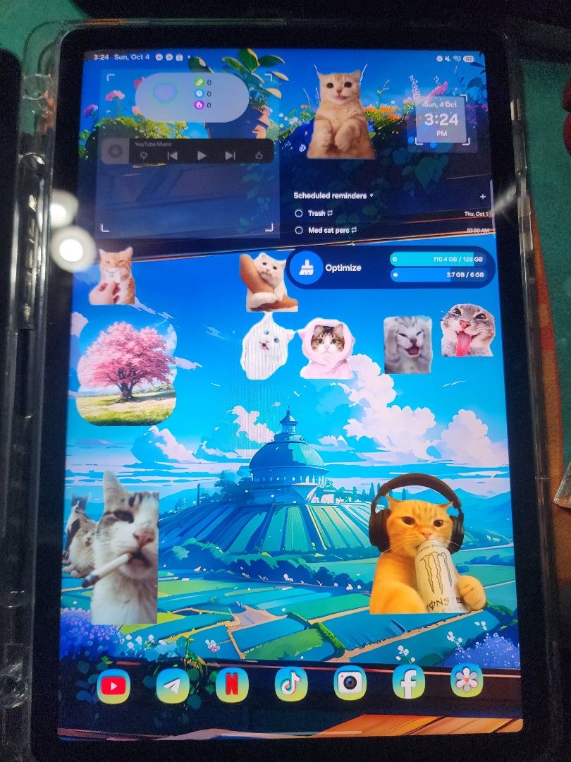 Rush Samsung Galaxy Tab S9 FE (Category: Samsung) located in Imus. Submitted by criz_jae (Listing ID 1465929704, Image 1). Description: Currently running One UI 8.5. specs: 6gb + 8gb (expanded) and 128gb storage (expandable using sd card) Goods na goods pang gaming and video streaming, free case na rin po Walang issue sa screen or performance, Issues: just some scratches on the side, and a small hairline crack on the back (left and right, see las