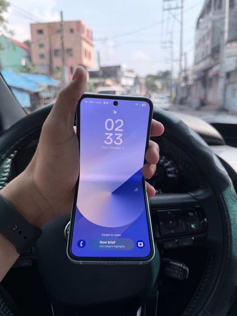 Samsung Galaxy Z Flip6 256GB (Category: Samsung) located in Manila. Submitted by jericjunio (Listing ID 1465828525, Image 1). Description: ✅ Samsung Galaxy Z Flip6, SM-F741N (Korean version) ✅ 256GB storage ✅ Works with all PH networks ✅ Dual SIM slots working ✅ Fold/flip works perfectly, no lag ✅ Screen and display in good condition ✅ Battery in good condition, lasts the whole day ✅ Free to test and check upon meetup 💰 Price: ₱25,500 📍 Locatio