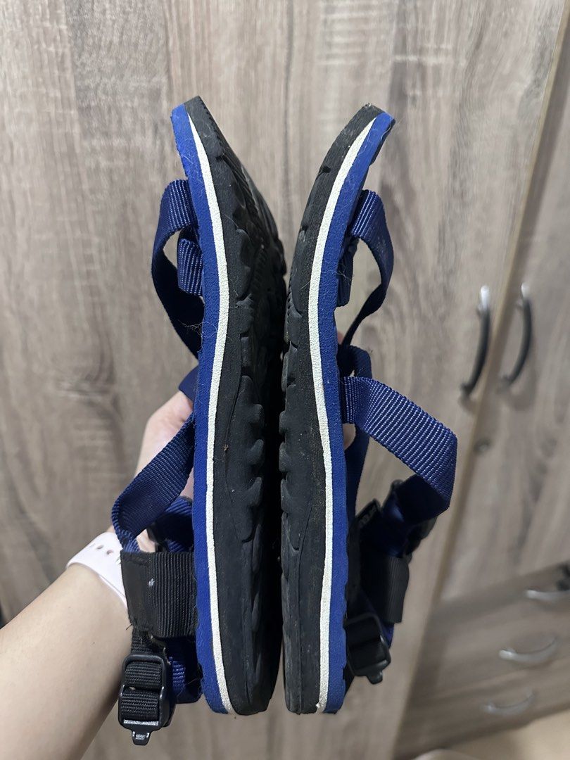 Sandugo Hiking sandals (Category: Sandals) located in Taguig. Submitted by kkfindsss (Listing ID 1465802136, Image 2). Description: Very good condition Rfs: di na nagagamit.