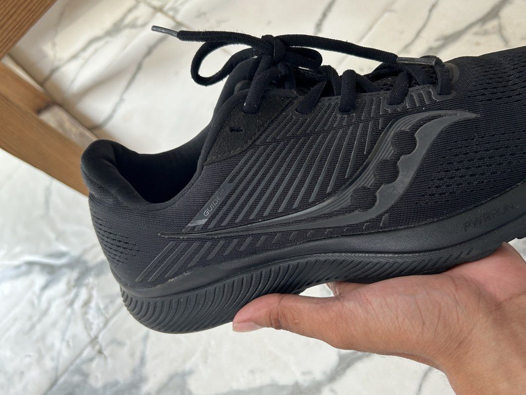 SAUCONY RUNNING SHOES (Category: Sneakers) located in Allen. Submitted by thriftli.a1d574 (Listing ID 1465889711, Image 2). Description: .