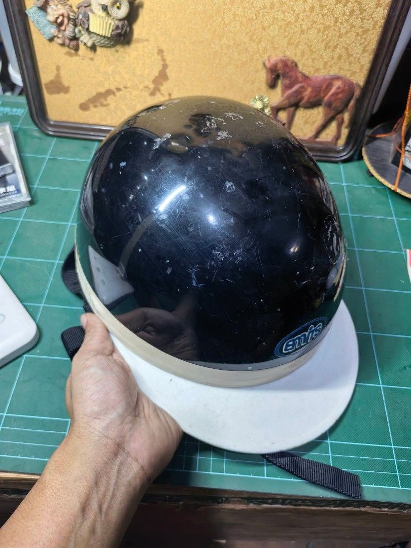 Scooter Helmet (Category: Other Sports Equipment and Supplies) located in Cebu City. Submitted by dudes_villanueva (Listing ID 1465914573, Image 3). Description: Scooter Helmet 📌 Not sure sa Size. Probably medium. Sold as is parin. 📌 See all pics sa details..