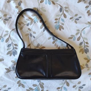 (Category: ) located in . Submitted by elis.closet (Listing ID 1465760887, Image 1). Description: .
