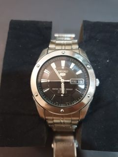 (Category: ) located in . Submitted by timepiece.secondhand (Listing ID 1465905089, Image 1). Description: .