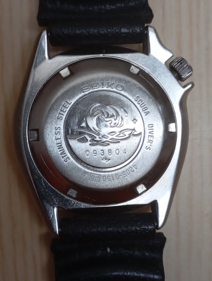 Seiko divers auto med (Category: Men's Watches) located in Las Pinas. Submitted by quick_deals_great_finds2 (Listing ID 1465782232, Image 3). Description: Original seiko 4205 mechanism 38mm rotating bezel screw crown Fully functional keeps time.