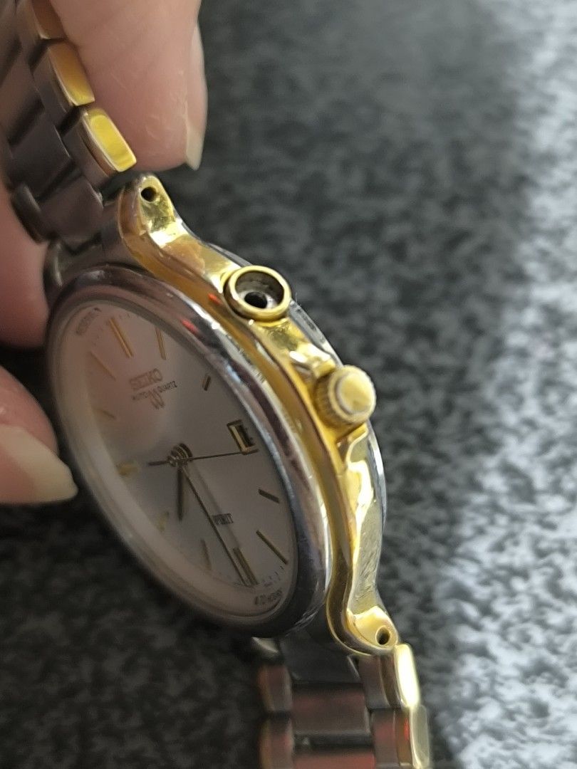 SEIKO SPIRIT (Category: Luxury Watches) located in Manila. Submitted by sxynss (Listing ID 1465941404, Image 3). Description: Seiko Spirit Missing button Original Strap Complete Strap In good condition Auto Quartz.