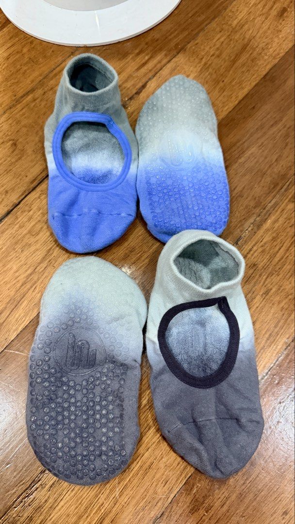 Set of 2 Move Active Yoga Socks (Category: Activewear) located in Quezon City. Submitted by bonkee_declutters (Listing ID 1465802886, Image 1). Description: - Includes 2 pairs of yoga/pilates grip socks (Gradient Blue & Grey) - Features anti-slip rubber dots on the soles for maximum traction and stability - Stylish cutout top and open instep design for breathability and flexibility - Made with soft, comfortable knit material - Low-cut ankle style