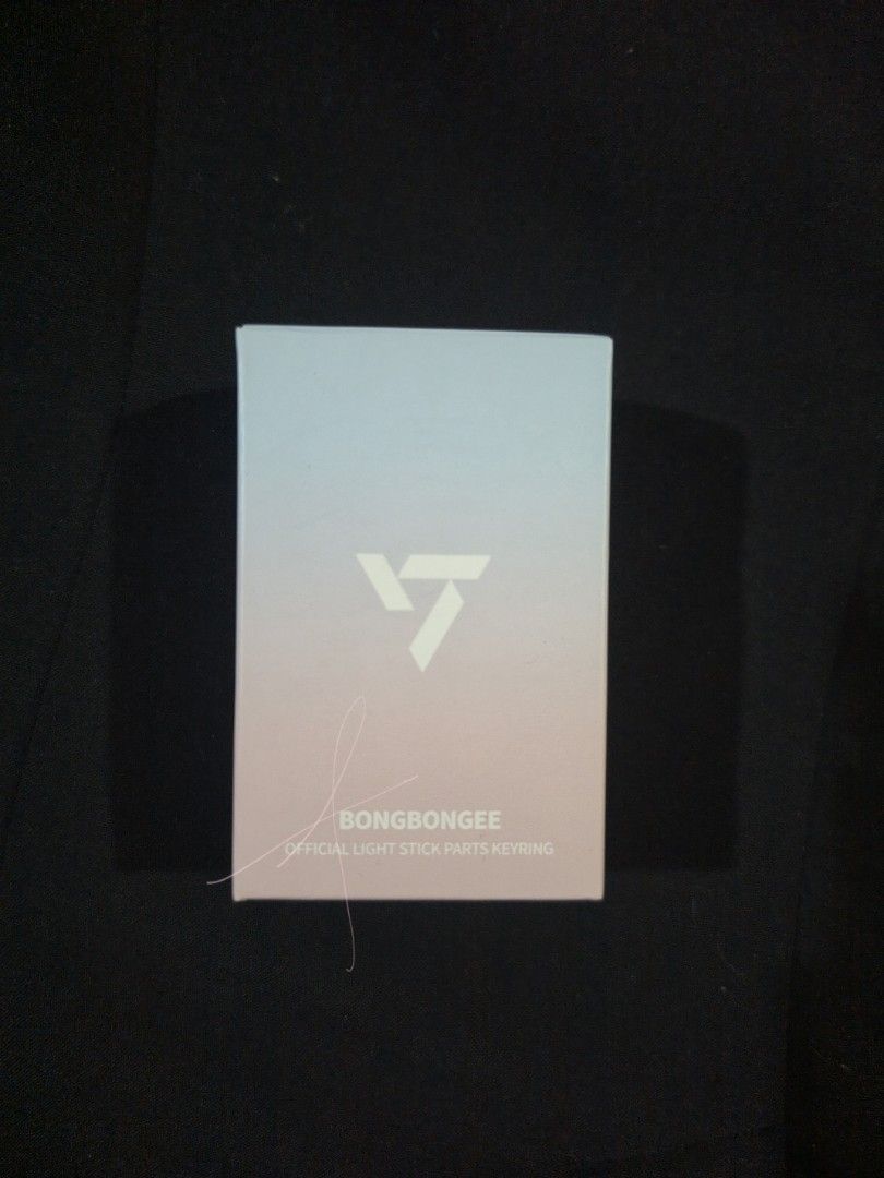 SEVENTEEN Bongbongee Official Light Stick Keyring (Category: K-Wave Merchandise) located in Malabon City. Submitted by lpzangie (Listing ID 1465895915, Image 2). Description: seventeen bongbongee official lightstick parts keyring - sealed Mode of payment: - maribank - gcash - gotyme - bpi Mode of delivery: - J&T - lalamove / grab.