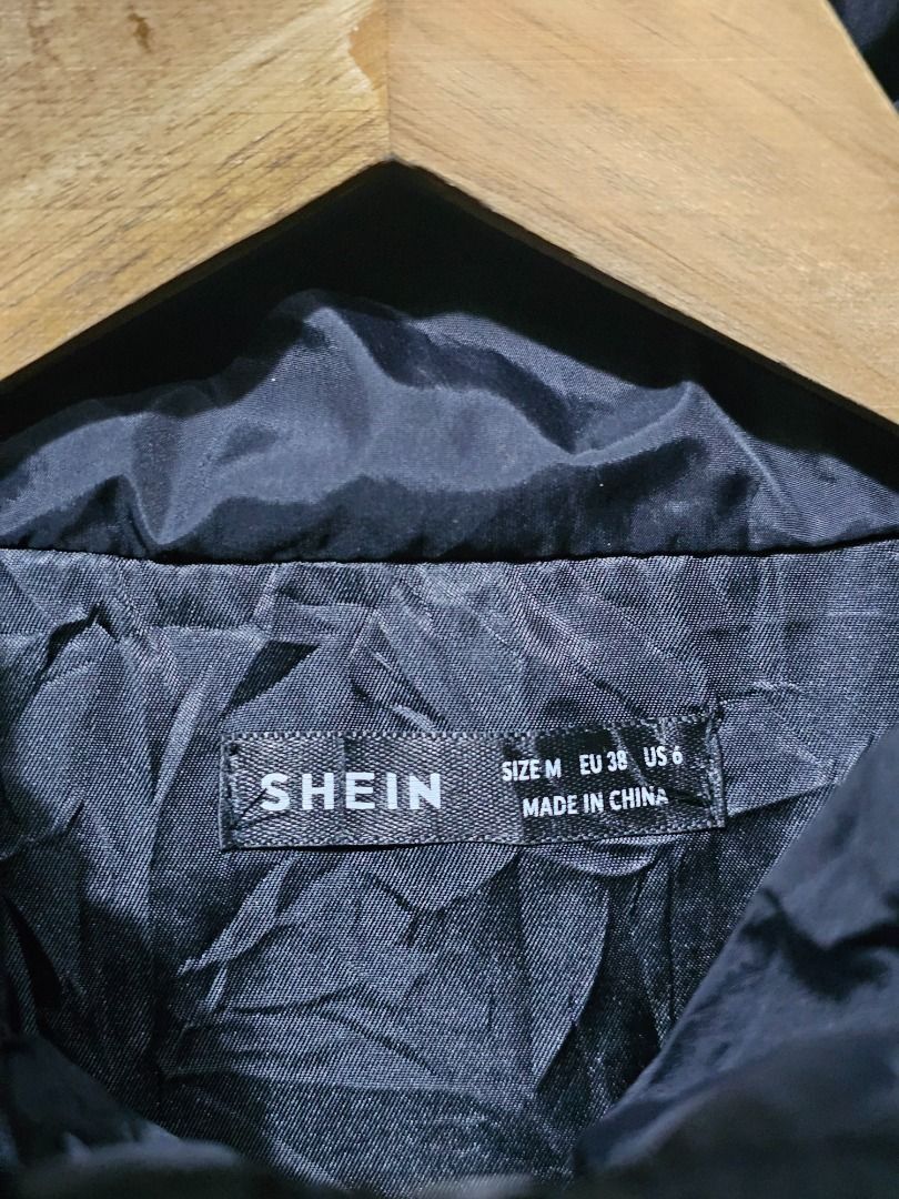 Shein Black Cropped Puffer Vest (Category: Coats, Jackets and Outerwear) located in Las Pinas. Submitted by theloopcloset (Listing ID 1465903183, Image 3). Description: Shein Black Cropped Puffer Vest Size: Medium on tag Dimensions: 20W x 18.5L 250+sf.