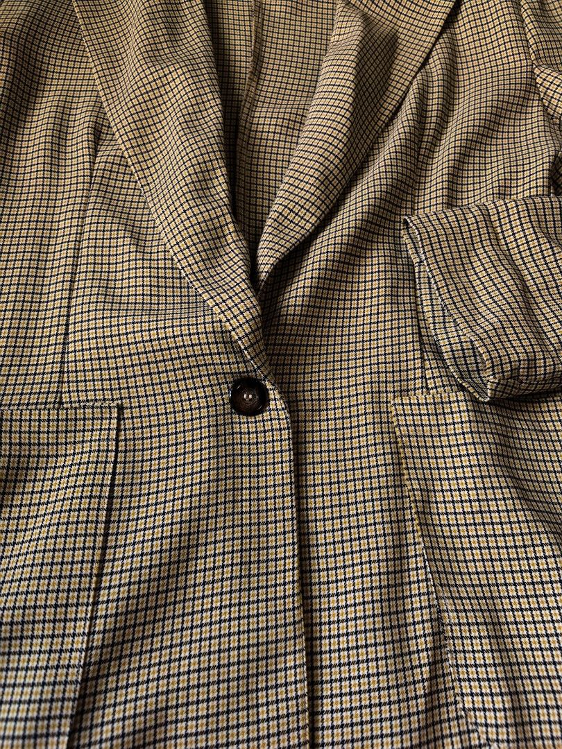 Shein Checkered Blazer (Category: Longsleeves) located in Manila. Submitted by wonderandtravel (Listing ID 1465862540, Image 3). Description: worn a few times can fit upto medium size ☺️.