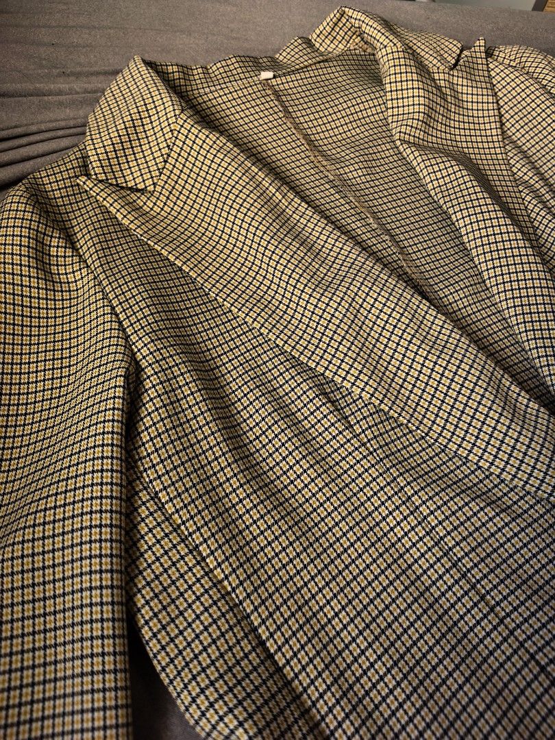 Shein Checkered Blazer (Category: Longsleeves) located in Manila. Submitted by wonderandtravel (Listing ID 1465862540, Image 2). Description: worn a few times can fit upto medium size ☺️.