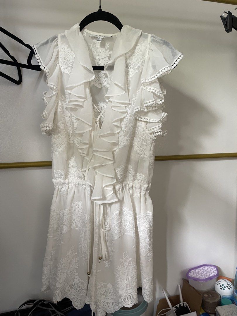 Shonajoy White lace ruffle romper (Category: Rompers) located in Mendez-Nunez. Submitted by misshieboutique (Listing ID 1465771757, Image 2). Description: Small-med Hq fabric .