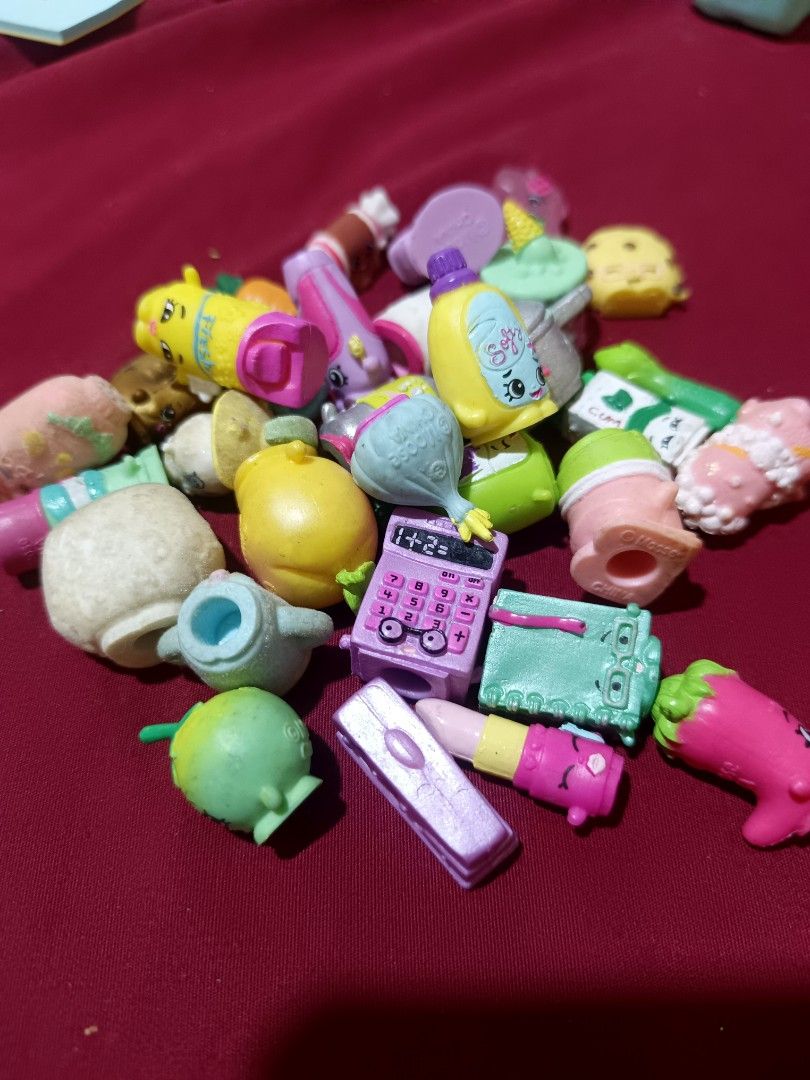 Shopkins per piece (part 2) (Category: Figurines & Statues) located in Victoria. Submitted by yannirose (Listing ID 1465894609, Image 1). Description: prices at the end per piece（Ω Д Ω） gcash/J&T.