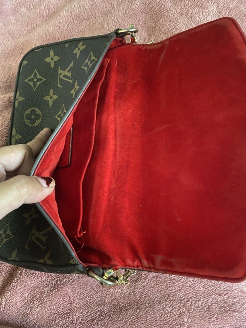 Shoulder/Kili Bag in Brown (Category: Shoulder Bags) located in Quezon City. Submitted by luckyg4l (Listing ID 1465781755, Image 3). Description: negotiable .