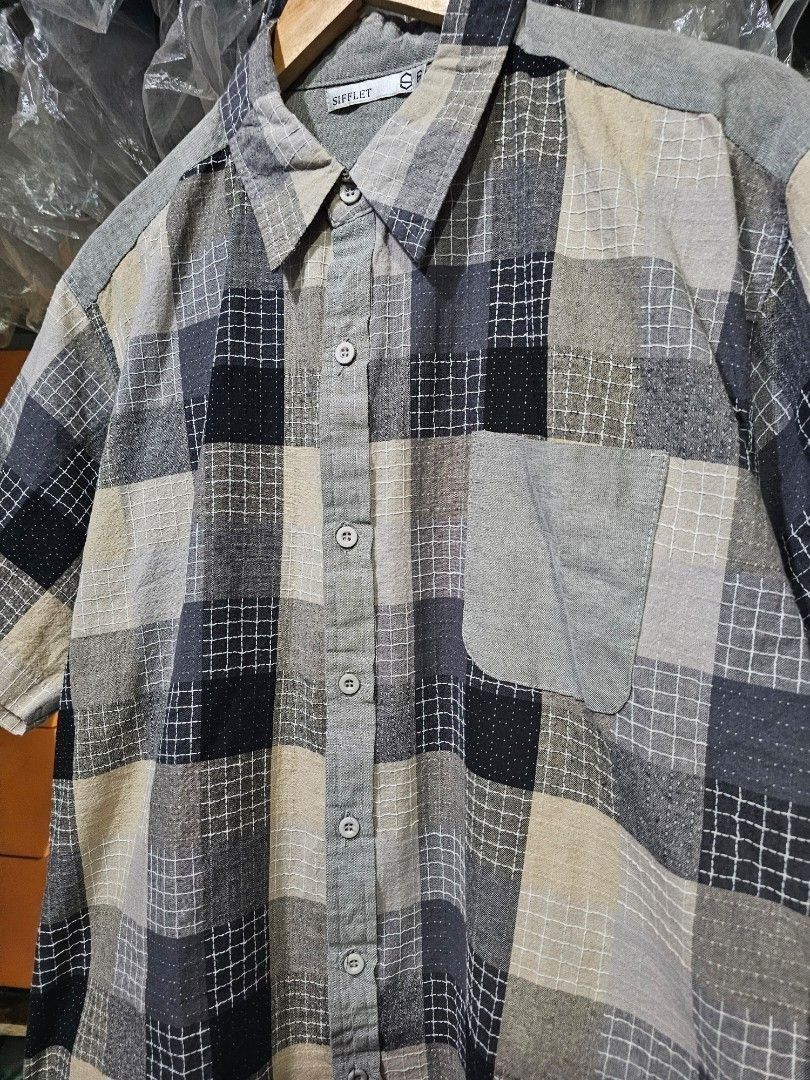 Sifflet Patchwork Short Sleeve Shirt Polo (Category: Tshirts & Polo Shirts ) located in Las Pinas. Submitted by theloopcloset (Listing ID 1465902056, Image 2). Description: Sifflet Patchwork Short Sleeve Shirt Polo Size: Medium to Large Dimensions: 23x28 450+sf.