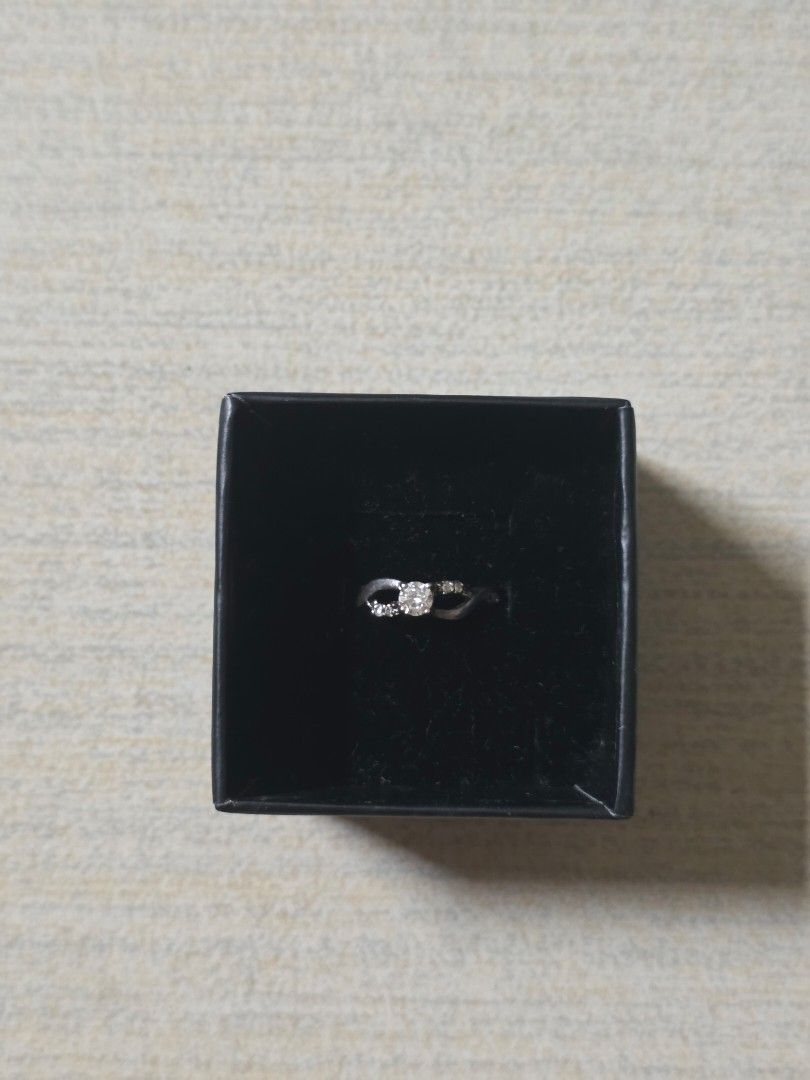 Silverworks Ring and Curved Bar Bracelet Set (Category: Bracelets) located in Quezon City. Submitted by mgmartin (Listing ID 1465782928, Image 2). Description: Silverworks ring and slider Bracelet set Ring details: Size 6 witg a sparkling main stone in sterling silver band Bracelet details: Curved bar encrusted with tiny stones and an adjustable chain for a custom fit Comes in the original black Silverworks box with logo.