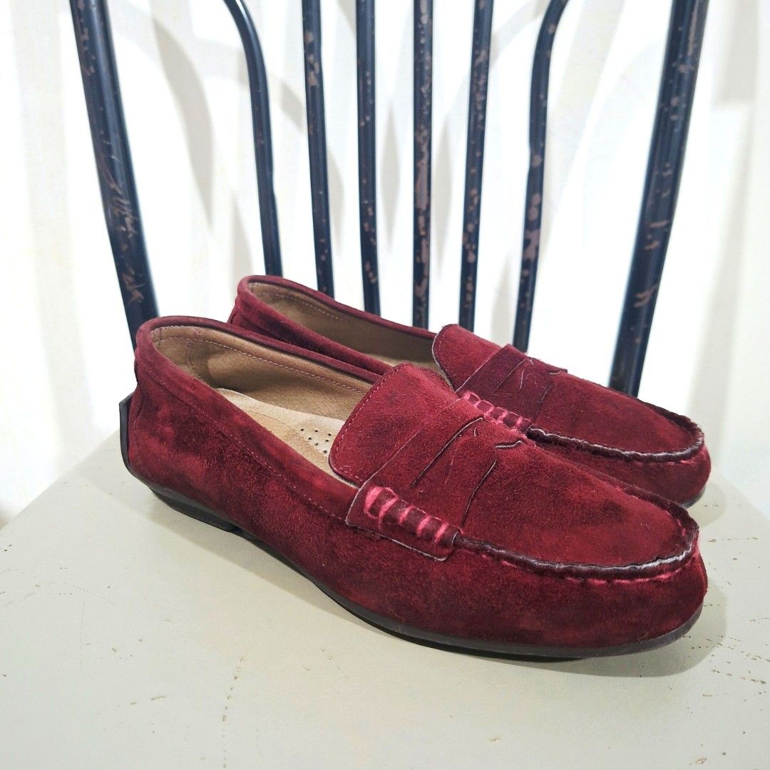 Size 37 Genuine Suede Flat Loafers Maroon (Category: Loafers) located in Cagayan de Oro. Submitted by langscloset (Listing ID 1465876472, Image 3). Description: in very good preloved condition. no major issues at all. Genuine Suede leather. size 37. .