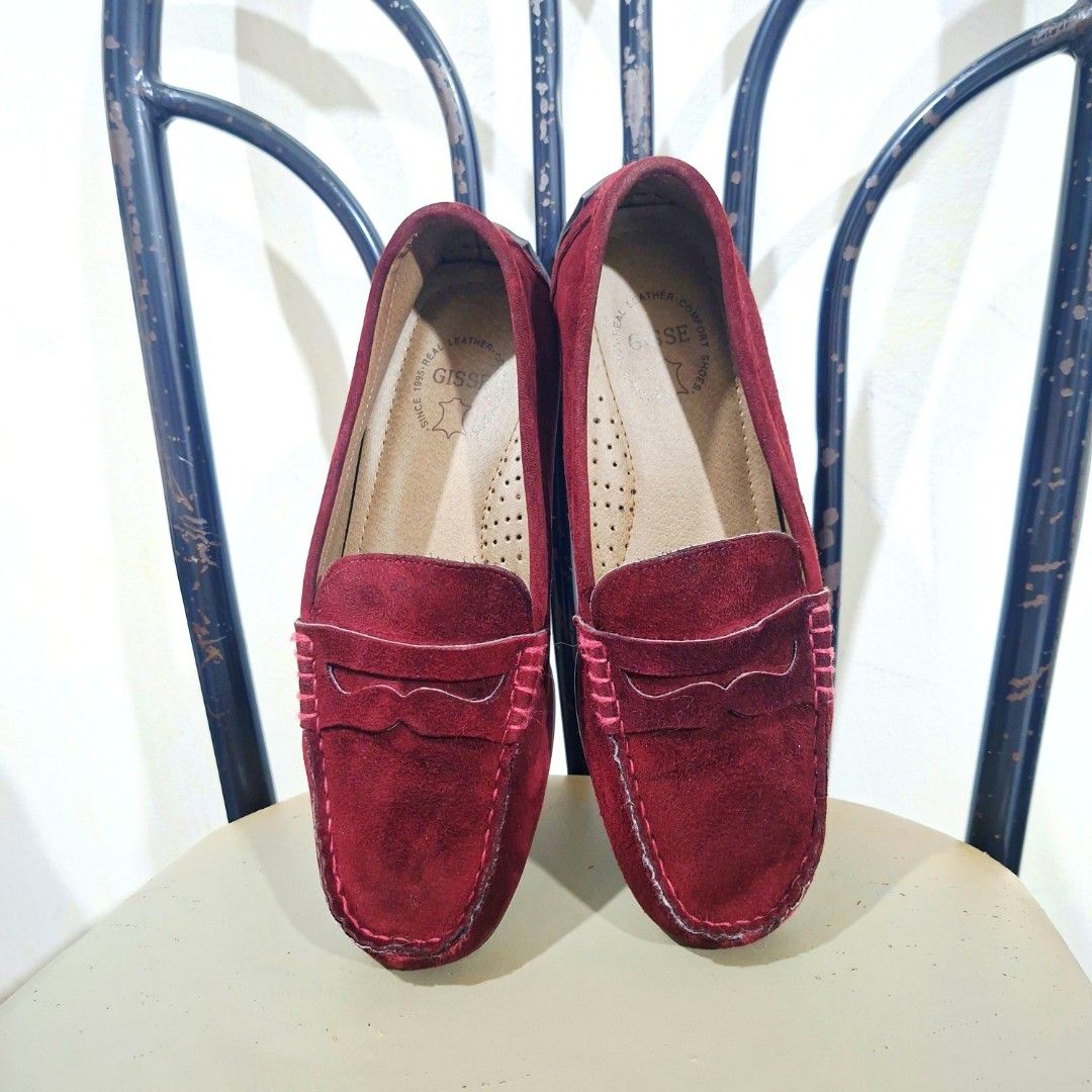 Size 37 Genuine Suede Flat Loafers Maroon (Category: Loafers) located in Cagayan de Oro. Submitted by langscloset (Listing ID 1465876472, Image 1). Description: in very good preloved condition. no major issues at all. Genuine Suede leather. size 37. .