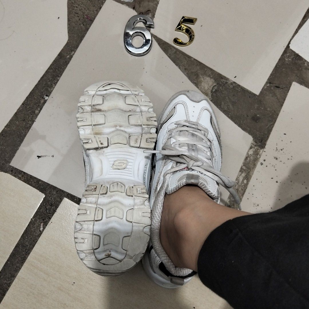 Skechers (Category: Sneakers) located in El Salvador. Submitted by francheskaukayukay (Listing ID 1465773162, Image 3). Description: size 6.5.
