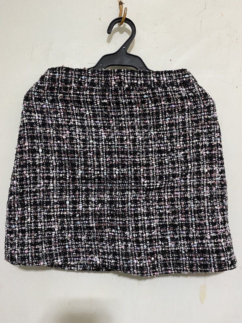 5 Skirts (TAKE ALL FOR 200) (Category: Skirts) located in Manila. Submitted by mauicli15 (Listing ID 1465801246, Image 3). Description: TAKE ALL SKIRT FOR 200 PESOS.