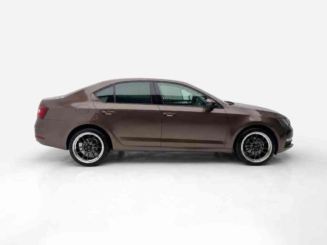 SKODA Octavia 1.4 TSI Ambition (A) (Category: Used Cars) located in Singapore. Submitted by vincar_pre-owned (Listing ID 1465855808, Image 2). Description: 1 owner, well maintained. The Octavia is known for its large interior space, comfortable ride and huge boot capacity, making it perfect for both daily commuting and family use. A practical continental sedan with premium features and strong driving performance. Contact us today to arrange a vie