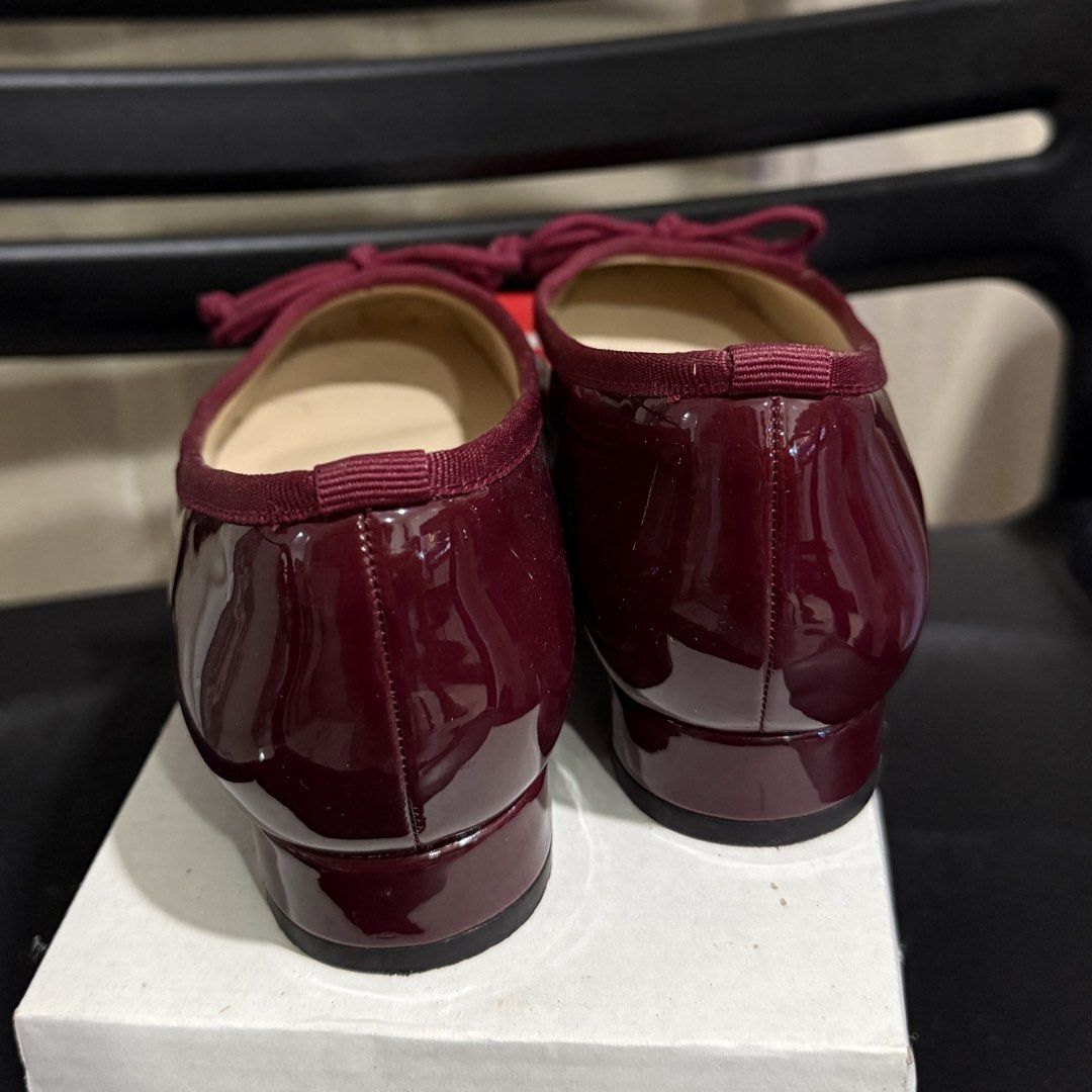 Sofab Burgundy Ballet Flats Size 36 (Category: Flats & Sandals) located in Makati City. Submitted by julyco. (Listing ID 1465827253, Image 2). Description: - Brand: Sofab - Size: 36 - Color: Burgundy - Material: Patent leather - Design: Classic square toe with matching ribbon bow and low block heel - Interior: Cream lining with gold stamped branding - Condition: Excellent, clean uppers and used only twice - Inclusions: Comes in original box.