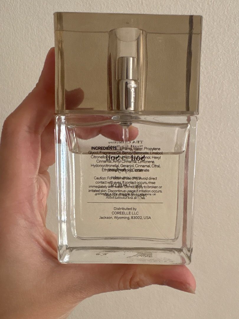 Soil to Soil Perfume (Category: Fragrance & Deodorants) located in Quezon City. Submitted by icecreammonster (Listing ID 1465830987, Image 2). Description: Soil to Soil Tea Collection Eau de perfume Bought in Korea Smell’s very floral, notes are: green tea, rose and amber 90% still left. .
