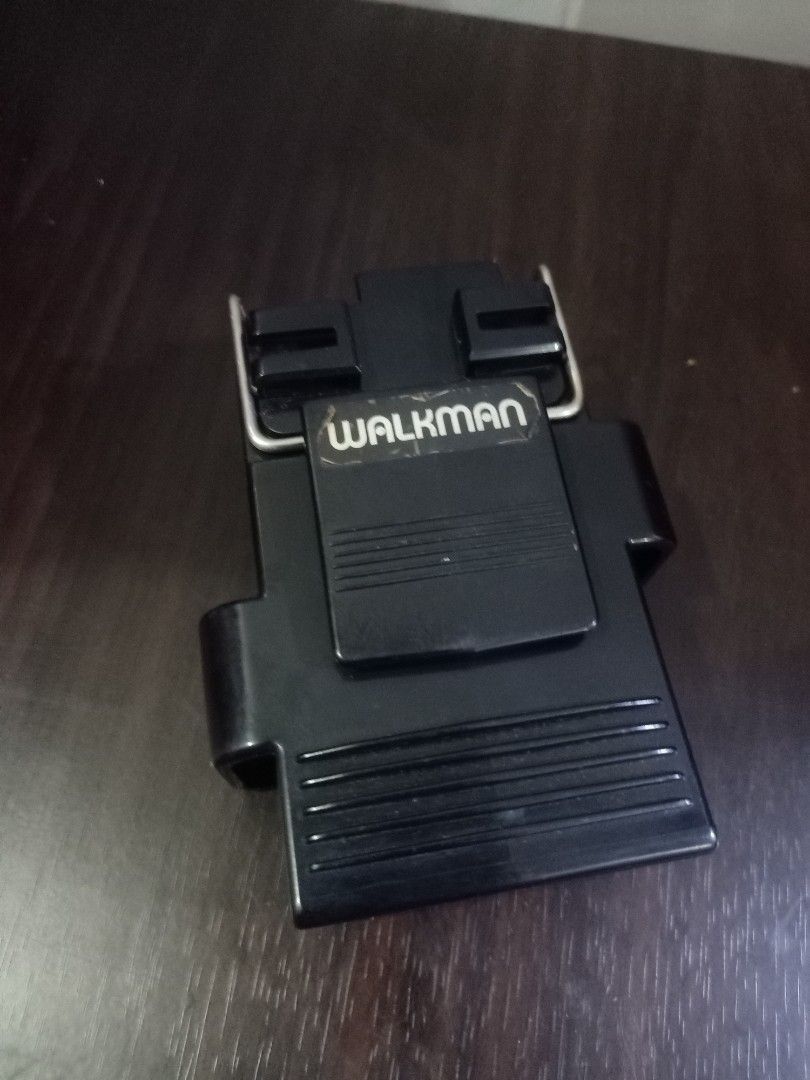 Sony Walkman cassette holder (Category: Portable Audio Accessories) located in Las Pinas. Submitted by the_recycle_shop (Listing ID 1465891806, Image 2). Description: Vintage clip on case.