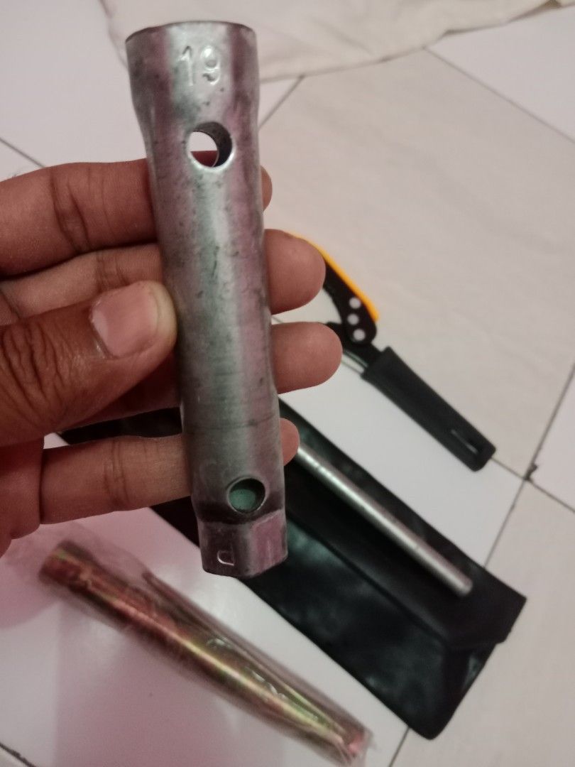 Spanar kancil (Category: Home Improvement Tools & Accessories) located in Kota Bharu. Submitted by popja1987 (Listing ID 1465910821, Image 3). Description: combo semua...khas untuk kereta kancil.atau sama saiz dengan nya.