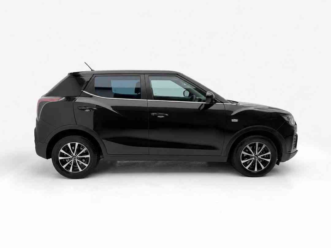 Ssangyong Tivoli Diesel 1.6 Standard (A) (Category: Used Cars) located in Singapore. Submitted by vincar_pre-owned (Listing ID 1465807229, Image 2). Description: The Tivoli is actually a surprisingly good budget compact SUV, particularly if you value fuel economy and low-end pulling power. For a relatively small SUV, the Tivoli is quite spacious. The rear seats are particularly good for the class. Contact us for a viewing now! Features: Reliable 