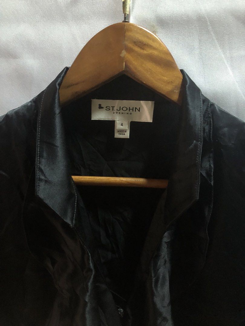 St john silk ruffle blouse (Category: Blouses) located in Cagayan de Oro. Submitted by kennymiiiiii (Listing ID 1465853789, Image 2). Description: 19*24 No issue Excellent for vampire or goth.