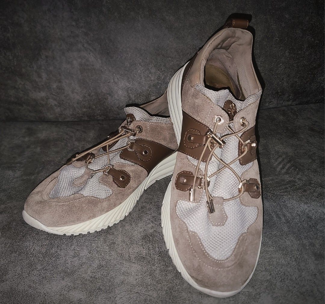 (SOLD 4REACH ONLY!!)Stefano Ricci combination sneakers (Category: Sneakers & Footwear) located in Quezon City. Submitted by unitednations (Listing ID 1465861466, Image 1). Description: Stefano Ricci combination sneakers. -Genuine suede leather elastic drawcord toggle lacing system with metallic accents. price: 1100 Php SELF AUTHENTICATION ONLY!! flaws: signs of heel drag on the sole, needs wash, code slightly faded, laces a bit worn. tags engrave