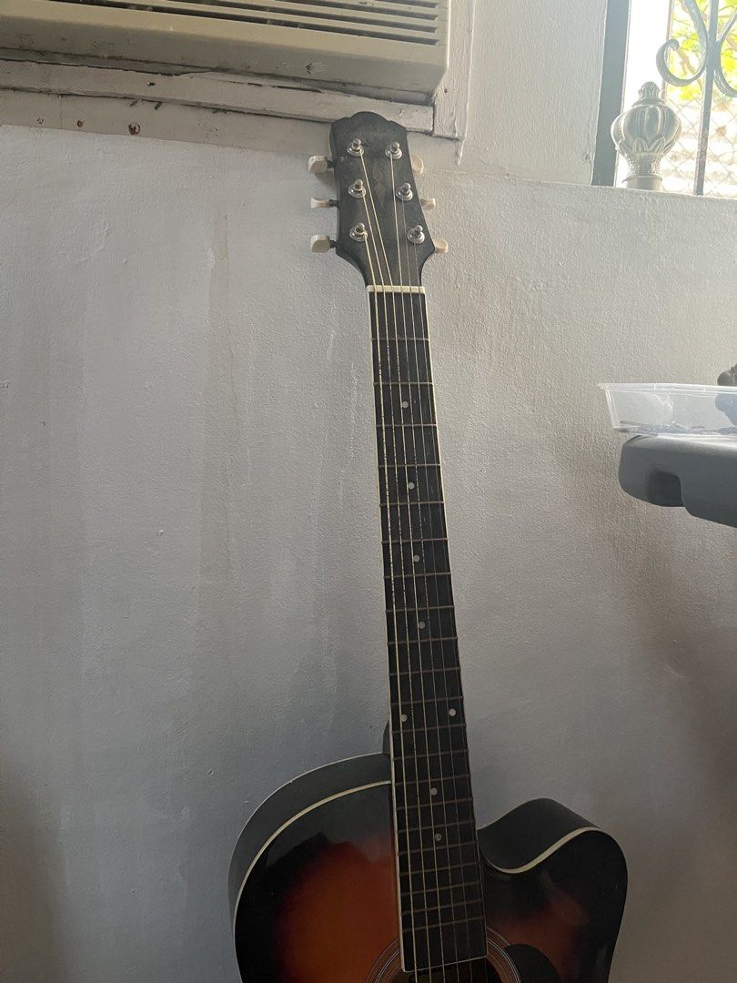 Steven Harris (Category: Musical Instruments) located in Paranaque City. Submitted by paul04r (Listing ID 1465839627, Image 2). Description: With capo Parañaque Area.
