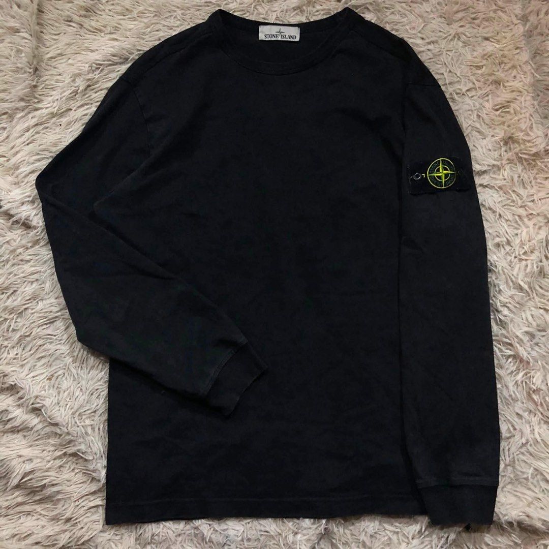 STONE ISLAND LONG SLEEVE (Category: Hoodies) located in Bocaue. Submitted by whoopieeee (Listing ID 1465833143, Image 1). Description: Size : 21 width - 26 length .