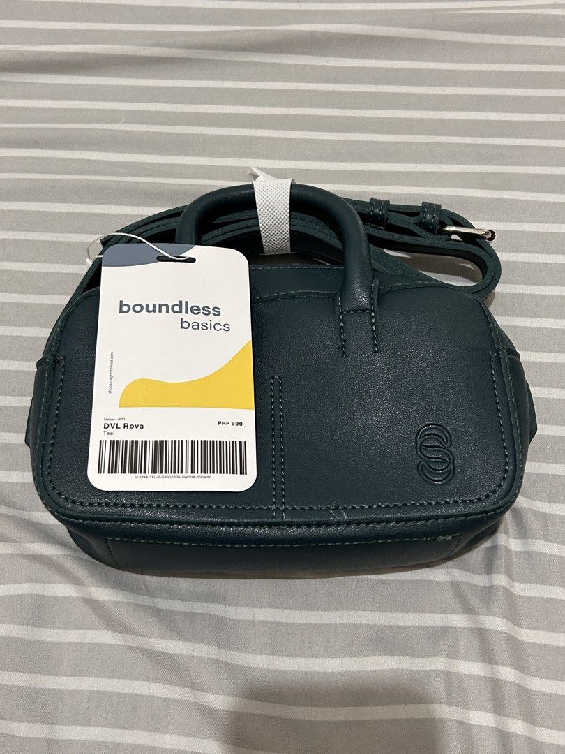 Straightforward sling (Category: Shoulder Bags) located in Pasig City. Submitted by krishnasingh2020 (Listing ID 1465940405, Image 2). Description: .