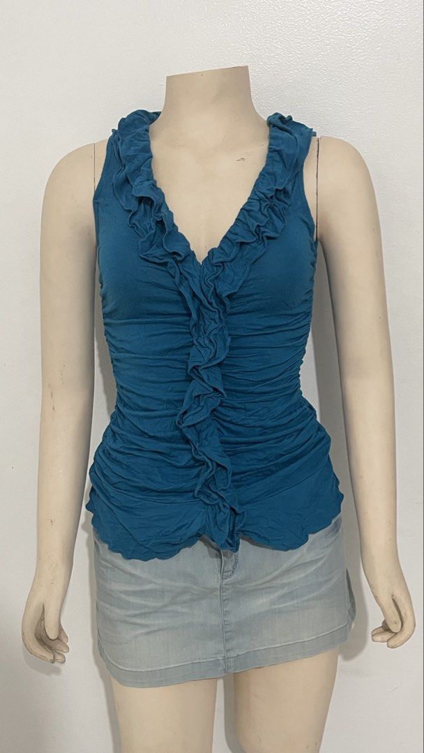 Stretchy papaya top (Category: Sleeveless) located in Cavite. Submitted by gwythrifts (Listing ID 1465886998, Image 1). Description: ⚞^. .^⚟ Stretchy papaya top P 350 Condition: 10/10 📍General Trias.