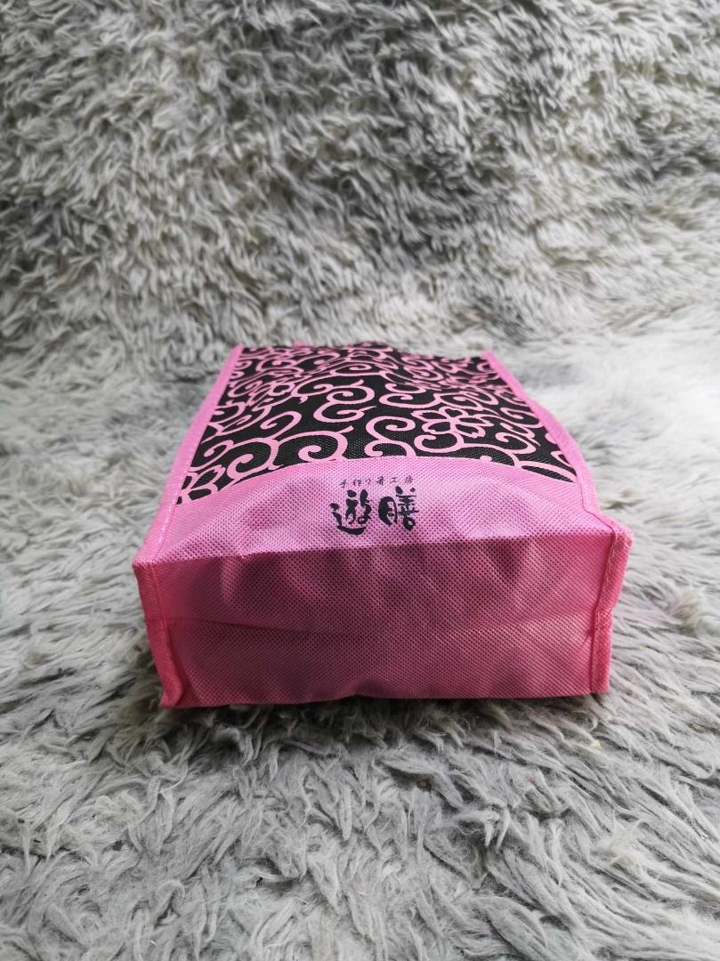 Striking Pink & Black Floral Scroll Pattern Small Vertical Tote Bag (Category: Tote Bags) located in Santa Cruz. Submitted by jmy_surplus.2 (Listing ID 1465890576, Image 2). Description: Size ; L - 12 W - 7.6 Color ; Pink & Black Type ; Tote Bag Brand ; No brand Material ; Synthetic Style ; Vertical Floral Pattern Small Tote Bag LR 129 JMY 5 Batch #224.