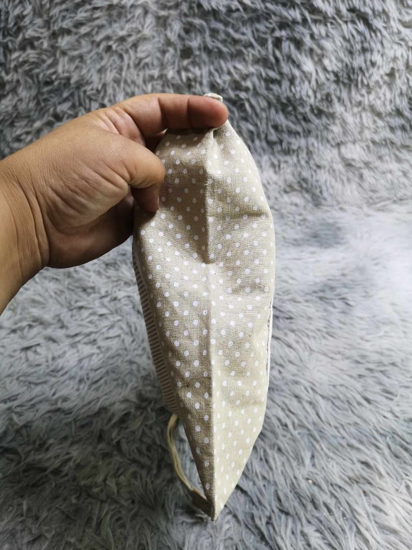 Stripe With Polka Dotted Design Pouch (Category: Purses & Pouches) located in Santa Cruz. Submitted by jmy_surplus.2 (Listing ID 1465897323, Image 2). Description: Size ; L - 12 W - 11.4 Color ; Beige Type ; Pouch Brand ; No brand Material ; Nylon Style ; Drawstring Beige Pouch LR 129 JMY 5 Batch #224.