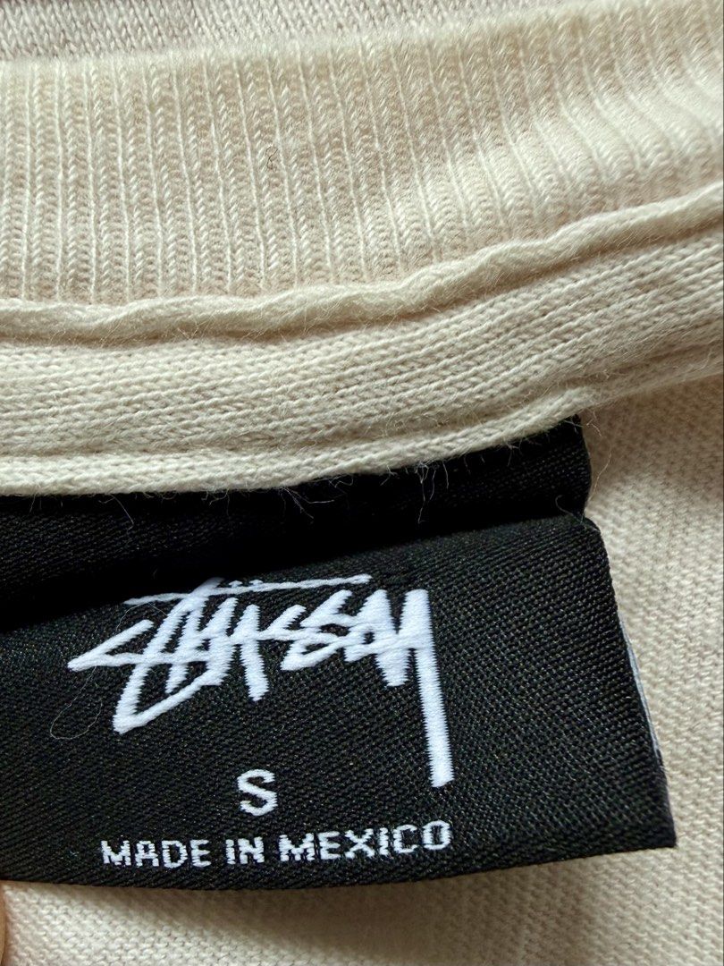 Stüssy reggae 經典圖案短袖T恤 （分類：T-shirt、恤衫、有領衫）位於 Hong Kong。 由 johnchong123 提交（商品編號 1465764110，圖片 3）。簡介： Stüssy 短袖T恤，米白色。胸口同背面都有招牌大Logo圖案，街頭味濃。墨西哥製造，100%純棉，質地舒服。Size S，男女都著得，易襯衫。。