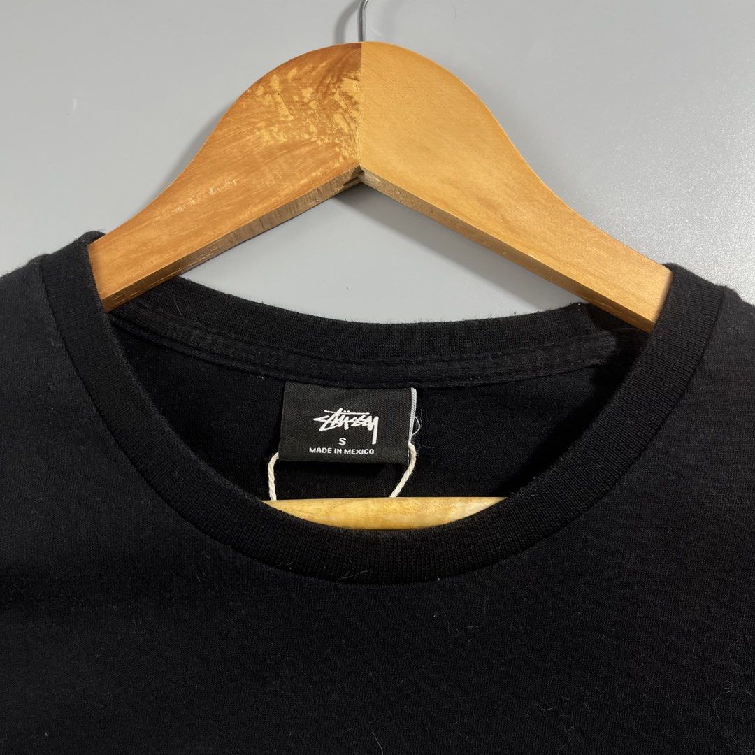 Stüssy Tee (Category: Activewear) located in Los Banos. Submitted by 4030.archives. (Listing ID 1465803227, Image 3). Description: Stüssy Tee 1200 Pesos Small Length : 26 inches Width : 16.5 inches Excellent Condition.