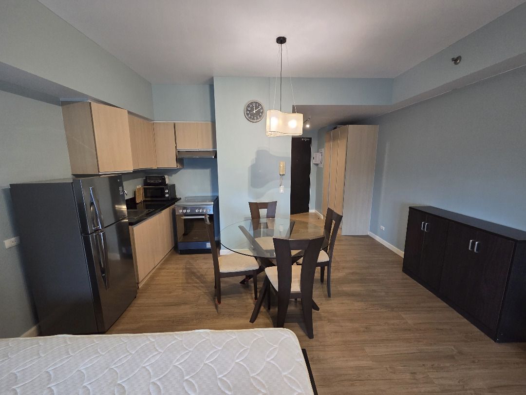 Studio Unit in Meranti, Two Serendra for Rent (Category: Apartments & Condos) located in Taguig. Submitted by dcaronan (Listing ID 1295682786, Image 2). Description: Studio Unit at Meranti, Two Serendra for Rent The unit is on the 11th floor 36sqm Fully-furnished 1 bathroom, no balcony Facing 26th Street Terms Monthly rent is 33k per month Inclusive of association dues Parking slot not included Minimum one year contract Two month security deposit