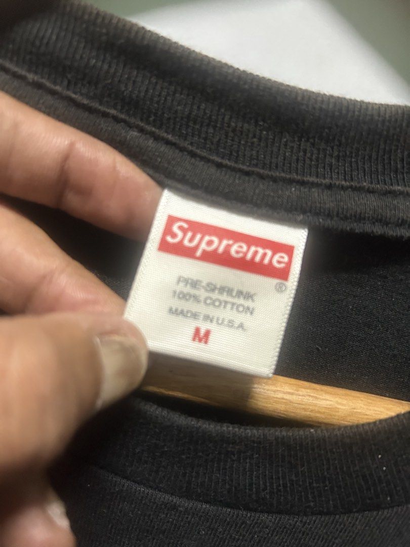 Supreme bandana (Category: Tshirts & Polo Shirts ) located in Taytay. Submitted by dariusballesteros (Listing ID 1465829232, Image 3). Description: Medium 22x29 .