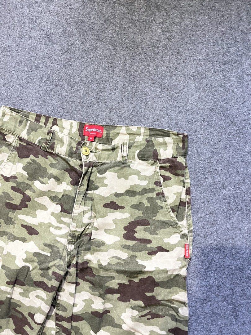 Supreme camouflage short (Category: Earphones) located in Lapu Lapu. Submitted by jhonrener41426 (Listing ID 1462885019, Image 3). Description: Size 30 Length-19.5 Leg opening-10.5 Good condition Color rate 9.5/10 Complete tags Issue last pic .