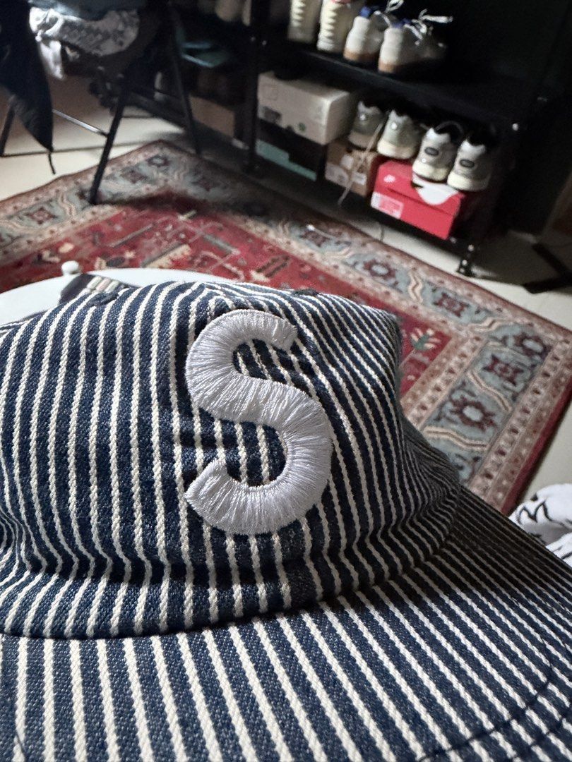 Supreme S Logo Washed Denim SS’17 (Category: Caps & Hats) located in Manila. Submitted by localstreetwear (Listing ID 1465770375, Image 3). Description: Supreme Denim washed S Logo SS’17 Used 3500 Slight negotiable Antipolo City sf shoulder by the buyer.