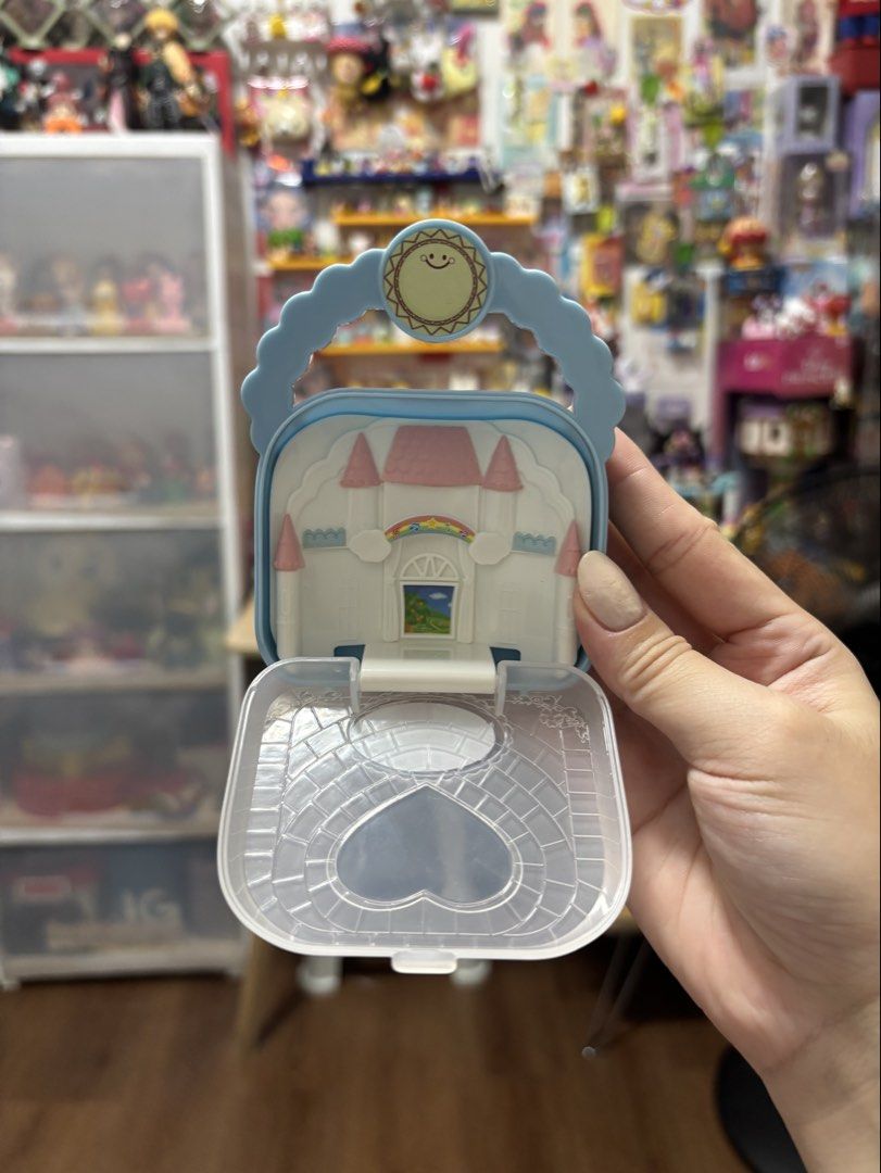 Sylvanian Castle Case (Category: Other Merchandise) located in Caloocan City. Submitted by meowietrinkets (Listing ID 1465917783, Image 2). Description: .
