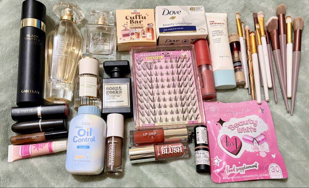 take all makeup and perfume (Category: Makeup) located in Capas. Submitted by hyaenasupan01 (Listing ID 1465881831, Image 1). Description: mostly 80-90 % pa laman yung iba 30-50% laman all original and preloved .